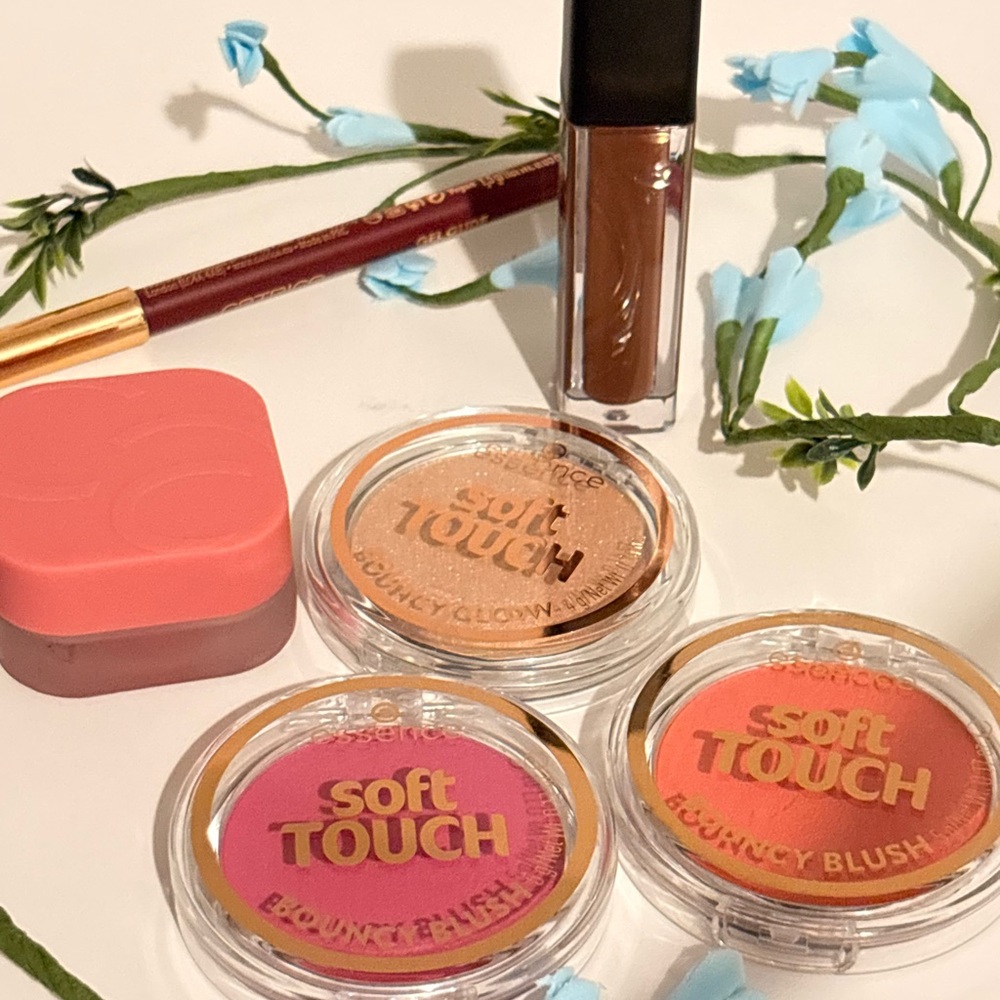 essence Soft Touch Bouncy Blush — Pink & Peach Duo